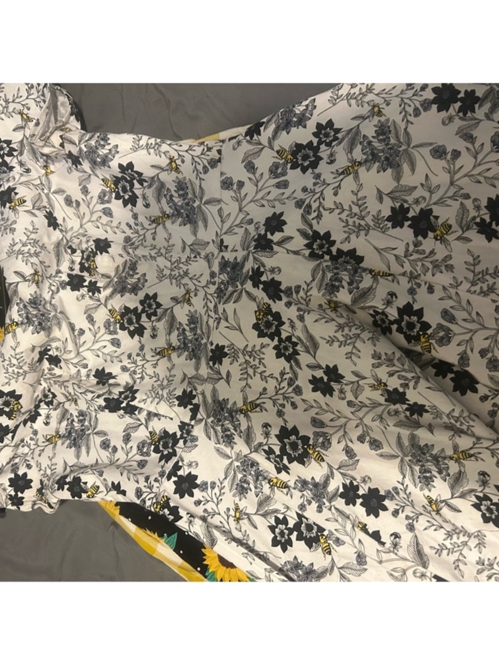 Eva Rose Bee Vintage-Inspired Black & White Floral Fit-and-Flare Dress - Picture 3 of 3
